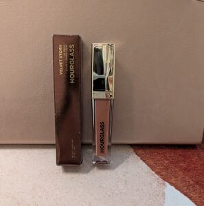 Hourglass Velvet Story Lip Cream in Shade Touch